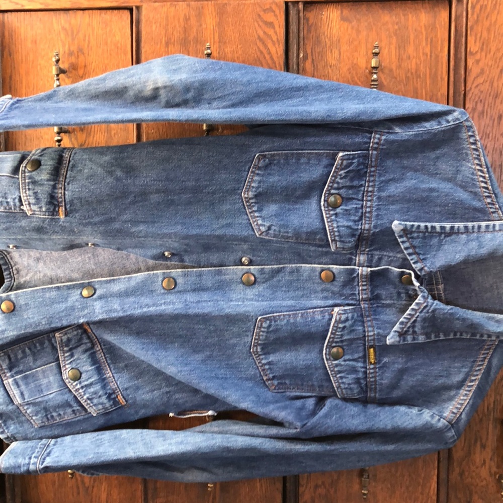 Women’s Denim Shirt Snap button size M